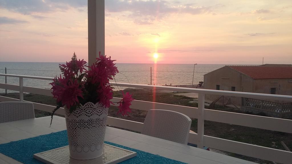 Villa Vista Mare tra i luoghi di Montalbano Punta Secca Esterno foto